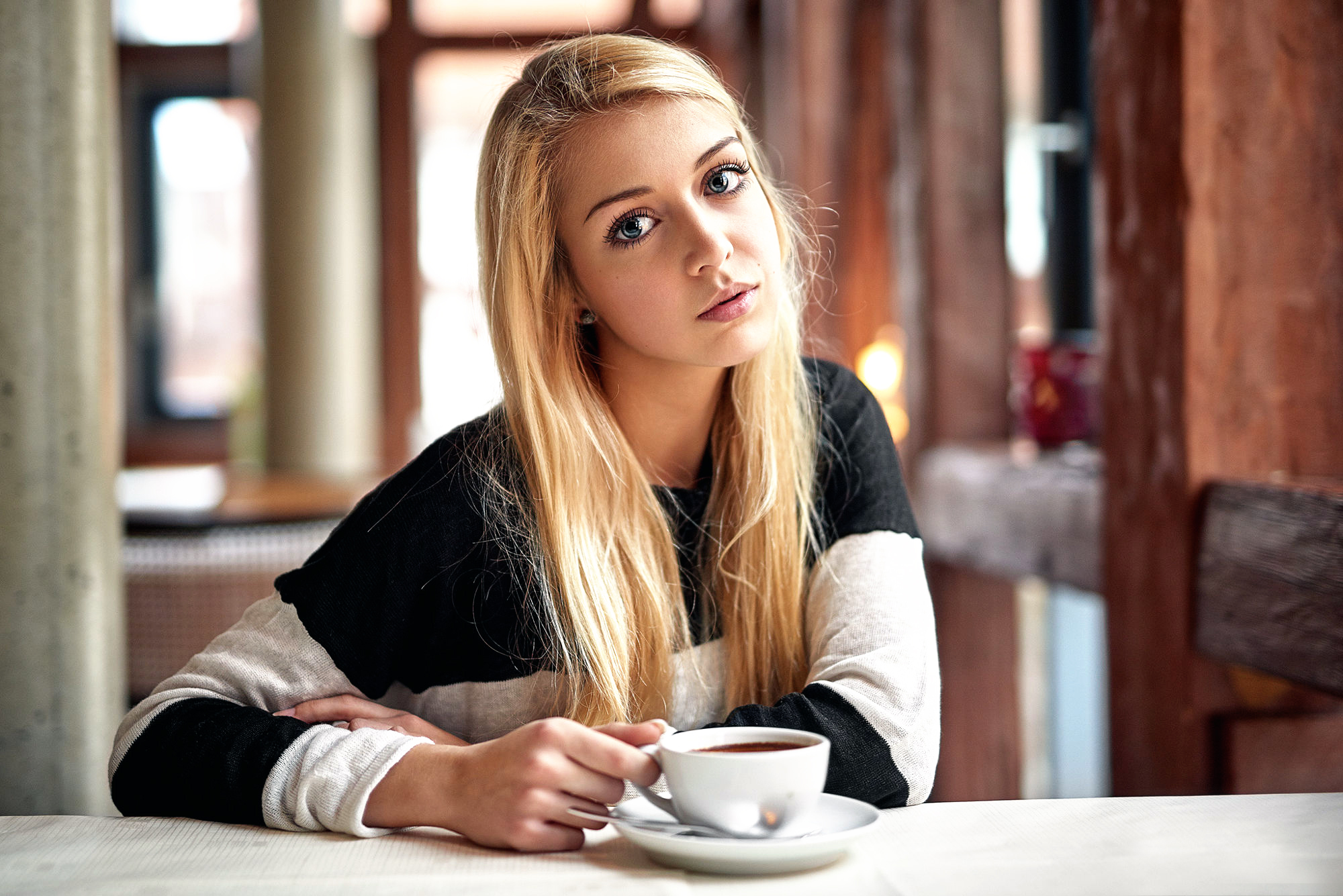 взгляд девушка прелесть