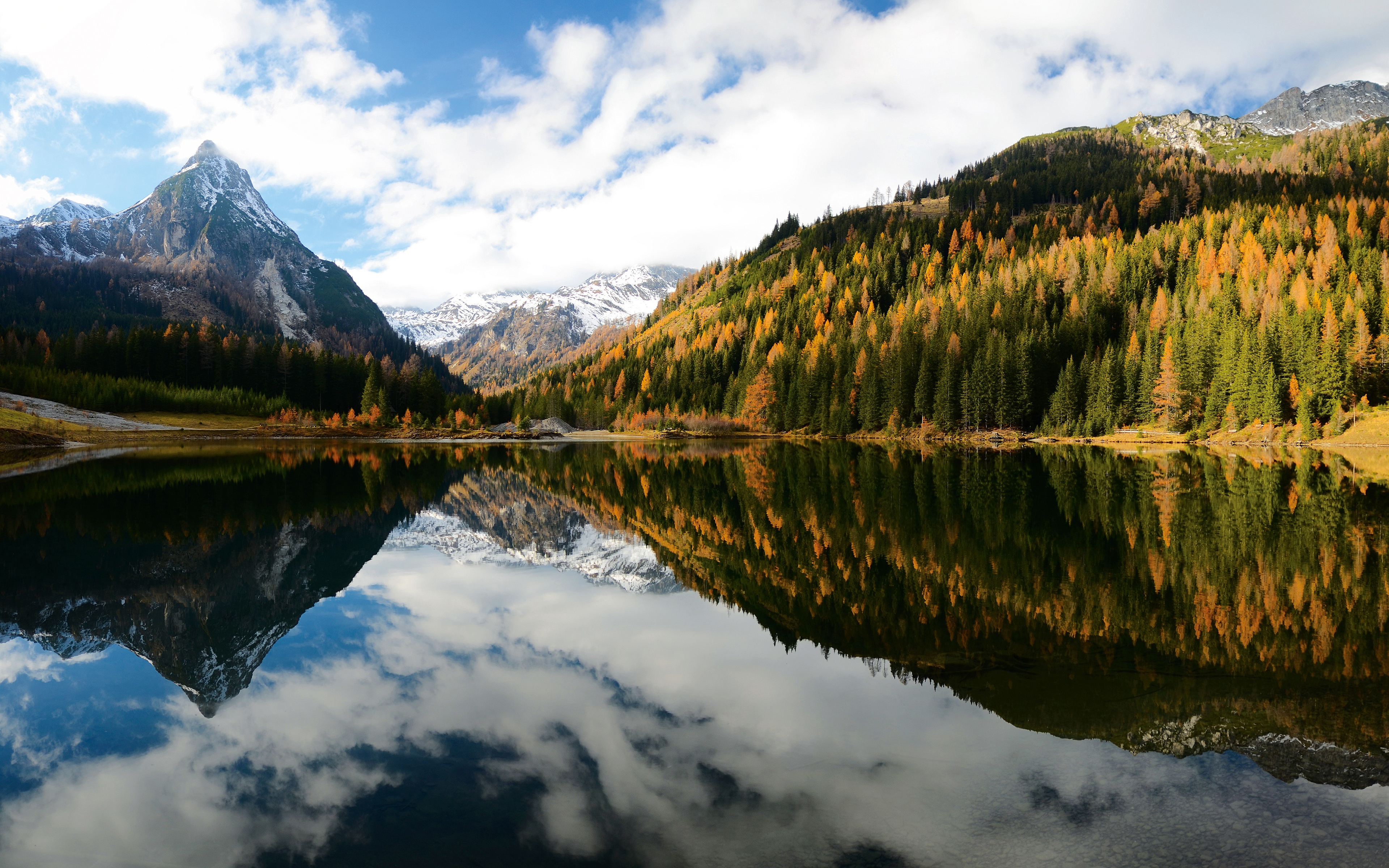 небо озеро лес облака