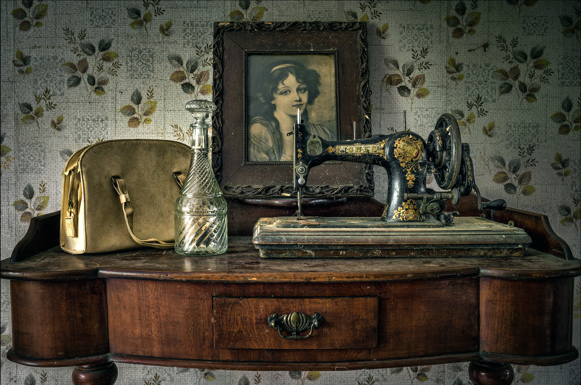 швейная машинка портрет ретро