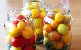 marinovannye pomidory kladem v banki