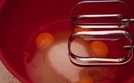 shokoladnyj tort yajca