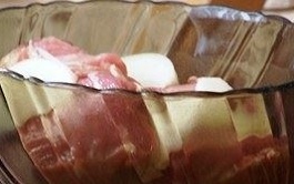 svinina s ovoshami myaso