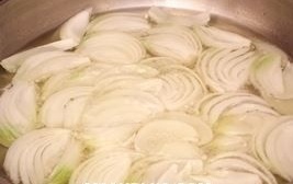 baklazhany s orehami luk pochistit