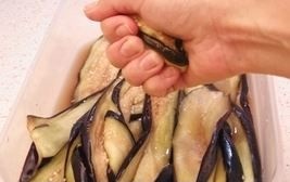 baklazhany s orehami nachinku